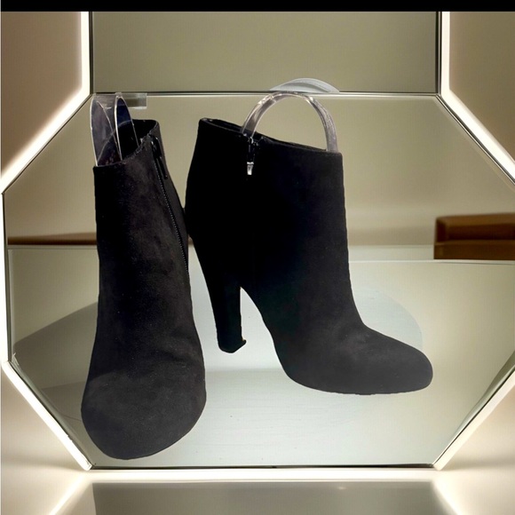 Call It Spring Lovelarwen Ankle Bootie Black Nubuck Ladies cocktail boots 7.5 - Picture 1 of 9